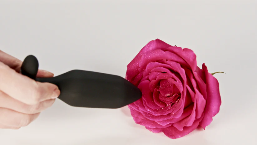Onyx Vibrating Butt Plug for Strong Sensations
