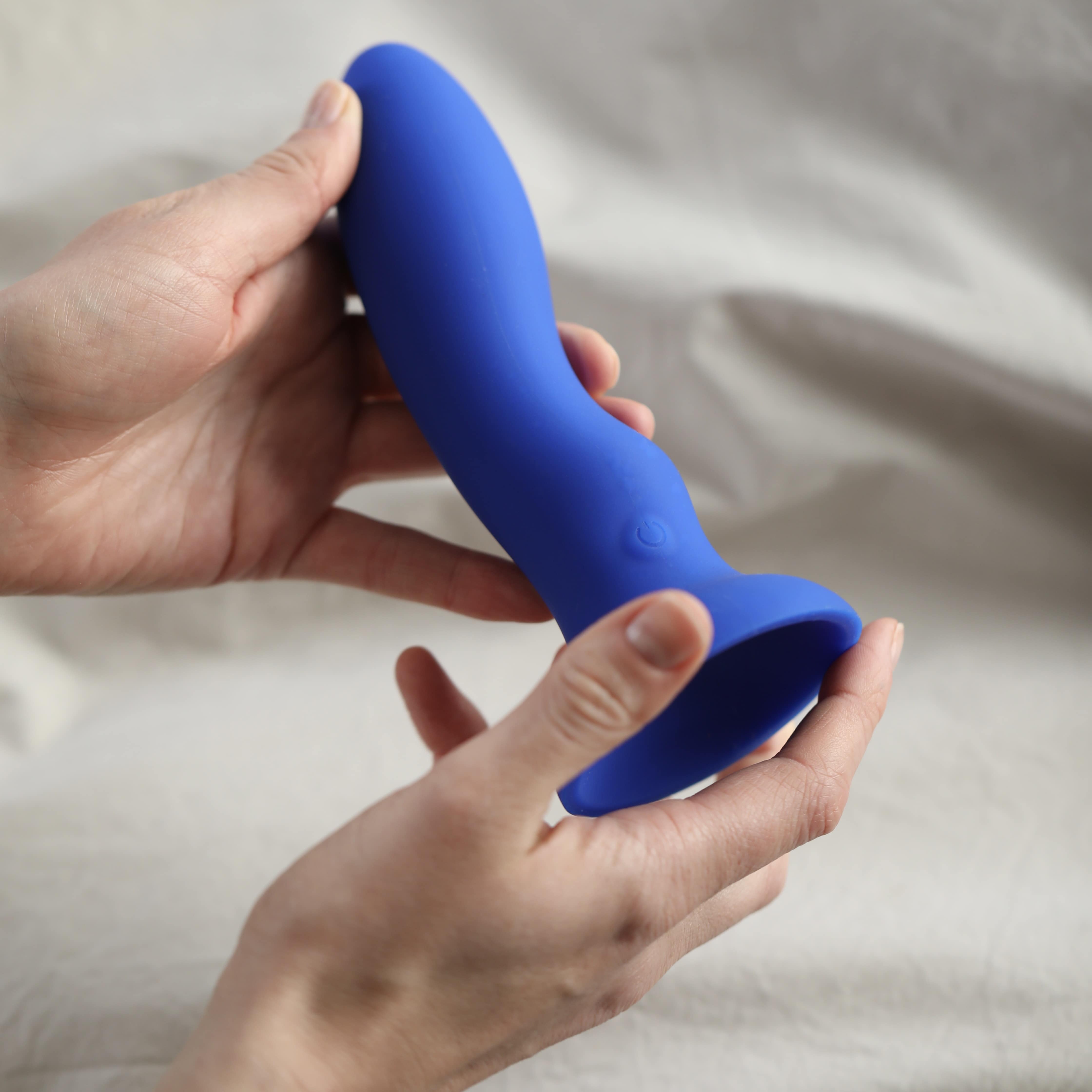 Toosie Vibrating Dildo
