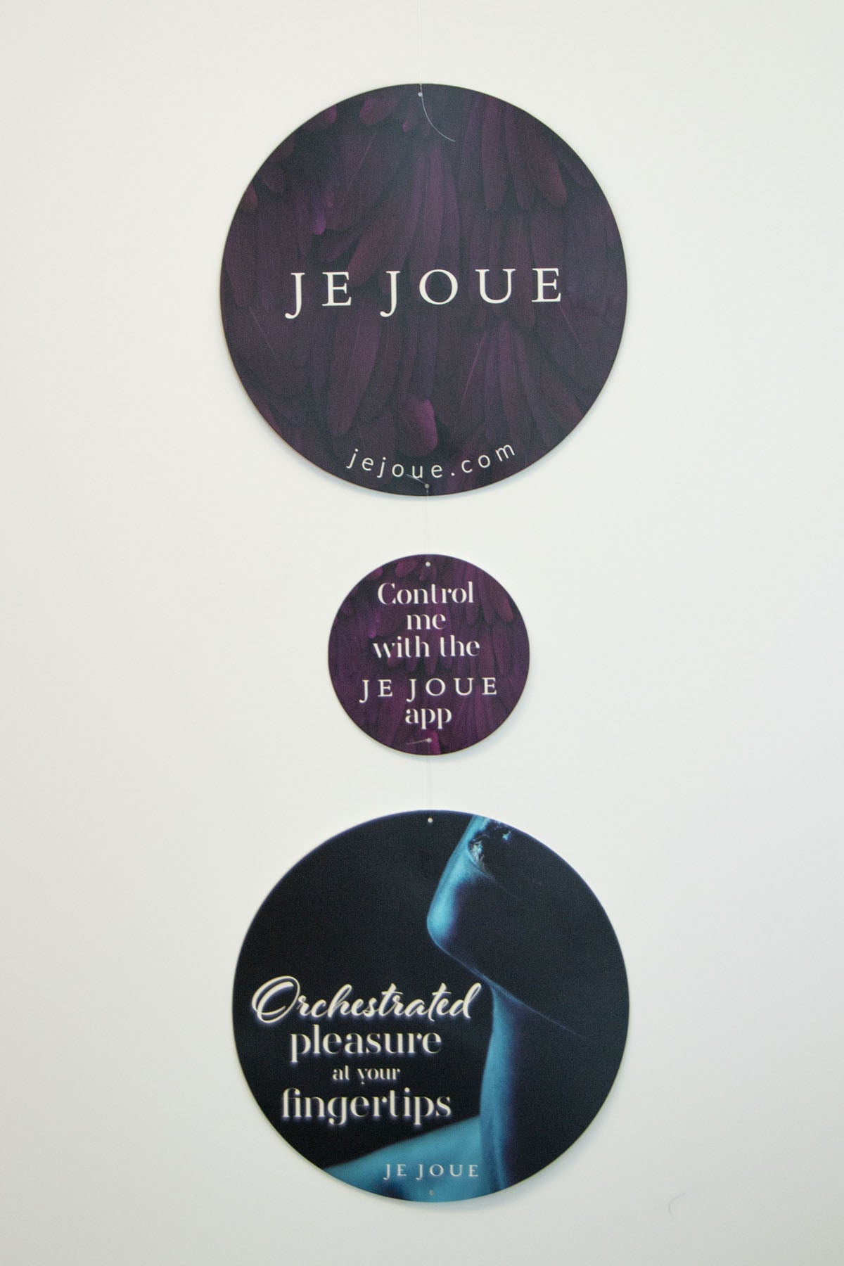 Je Joue hanging circles - NUO/DUA